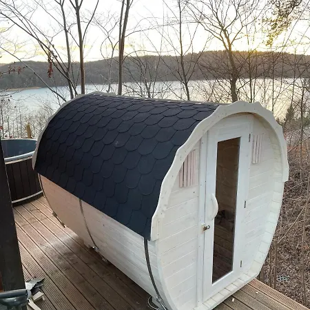 Lake View Spa *